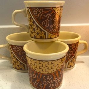 Set of 4 vintage Taylor International retro mugs